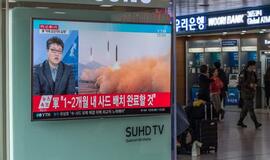 Šiaurės Korėja pavadino keturių balistinių raketų paleidimą smūgio JAV bazėms repeticija