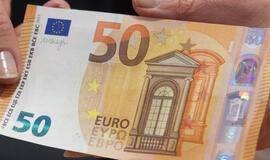 Bankas pristatė atnaujintą 50 eurų banknotą (video)