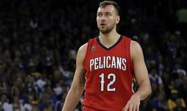 Donatas Motiejūnas rungtynėse su "Warriors" pelnė 8 taškus