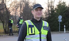 Naktiniai reidai: ir neblaivūs vairuotojai, ir bandymas papirkti