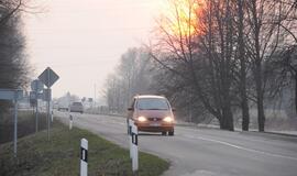 Naktiniai reidai: ir neblaivūs vairuotojai, ir bandymas papirkti