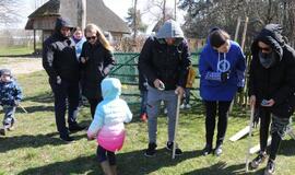 Velykų žaidynės muziejuje - pramoga dviem šeimoms