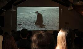 Trumpas kinas. Daina ekrane