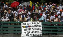 Venesueloje prieš prezidentą protestavo 200 tūkst. žmonių
