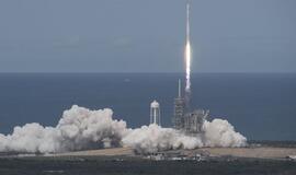 Į TKS pakilo privatus krovininis laivas „Dragon"