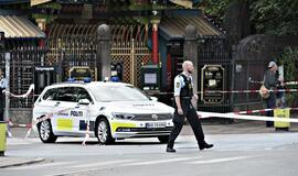 Policininkai Kopenhagos centre sužeidė vyrą, grasinusį jiems ginklu