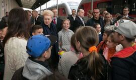 Prezidentė į pajūrį išlydėjo šimtą vaikų