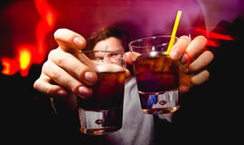 PSO duomenys: lietuviai vis dar pirmi – suvartoja 16,3 litro alkoholio