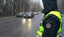 Didinamas medikų ir policininkų darbo užmokestis