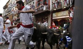 Du žmonės sužaloti per bėgimą su buliais Pamplonoje