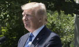 JAV vadovas ir Japonijos premjeras susitarė didinti spaudimą Šiaurės Korėjai