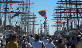 Klaipėdiečiams ir miesto svečiams – burlaivių lankymas