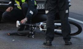 Ligoninėje mirė avarijoje partrenkta dviratininkė