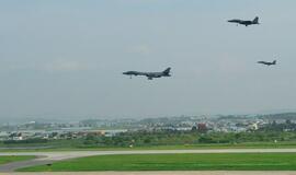 Virš Pietų Korėjos praskrido du JAV bombonešiai