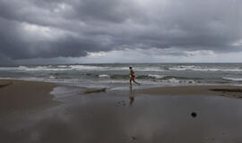 Lietaus debesys nesisklaidys visą savaitę