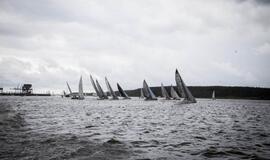 Pirmajame „Kuršių marių regatos“ etape – žmogus už borto