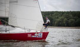 Pirmajame „Kuršių marių regatos“ etape – žmogus už borto