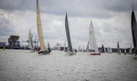 Pirmajame „Kuršių marių regatos“ etape – žmogus už borto