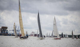 Pirmajame „Kuršių marių regatos“ etape – žmogus už borto