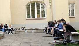 Specialistai: norintys gauti paskolas studijoms per vėlai susirūpina savo kredito istorija