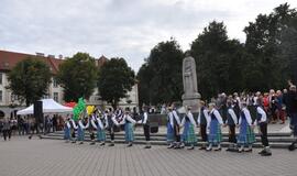 Rugsėjo 1-oji - su tautiniais akcentais