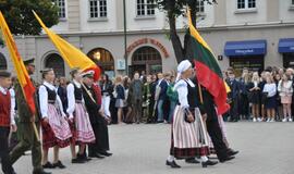 Rugsėjo 1-oji - su tautiniais akcentais