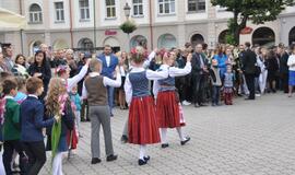 Rugsėjo 1-oji - su tautiniais akcentais