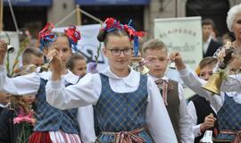 Rugsėjo 1-oji - su tautiniais akcentais