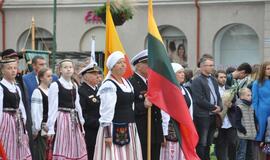 Rugsėjo 1-oji - su tautiniais akcentais