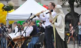 Rugsėjo 1-oji - su tautiniais akcentais