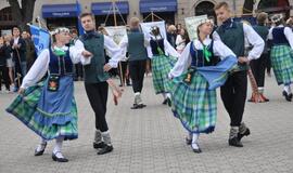 Rugsėjo 1-oji - su tautiniais akcentais