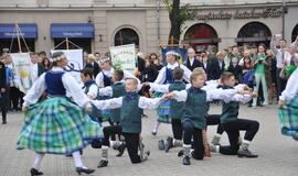 Rugsėjo 1-oji - su tautiniais akcentais