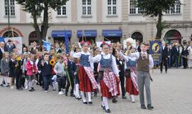 Rugsėjo 1-oji - su tautiniais akcentais