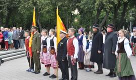 Rugsėjo 1-oji - su tautiniais akcentais