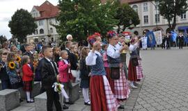 Rugsėjo 1-oji - su tautiniais akcentais