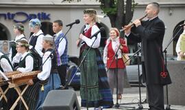 Rugsėjo 1-oji - su tautiniais akcentais