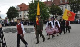 Rugsėjo 1-oji - su tautiniais akcentais