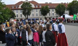 Rugsėjo 1-oji - su tautiniais akcentais