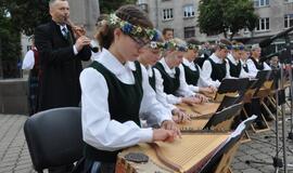 Rugsėjo 1-oji - su tautiniais akcentais