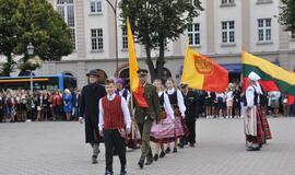Rugsėjo 1-oji - su tautiniais akcentais