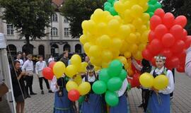 Rugsėjo 1-oji - su tautiniais akcentais