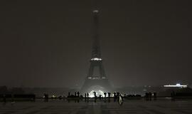 Pagerbiant Las Vegaso ir Marselio išpuolių aukas užgeso Eifelio bokšto šviesos