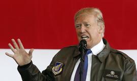 Japonijoje - griežti Donaldo Trampo žodžiai Šiaurės Korėjai