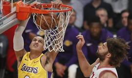 „Lakers“ krepšininkai įveikė „Bulls“ ekipą
