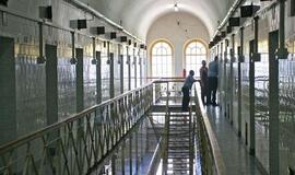 Įkalinimo įstaigose plinta ŽIV: kaliniai ligos nebebijo