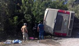 Per autobuso avariją Meksikoje žuvo 11 turistų