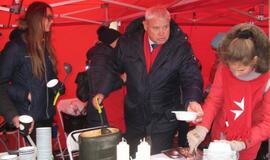 Klaipėdiečiai suvalgė apie 150 litrų maltiečių  sriubos