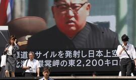 Šiaurės Korėja išplūdo „pavojingas“ JAV ir pietinės kaimynės karines pratybas