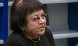 Jubiliejaus proga Prezidentė pasveikino literatūrologę Ireną Veisaitę