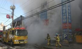 Pietų Korėjoje per gaisrą ligoninėje žuvo daugiau kaip 40 žmonių